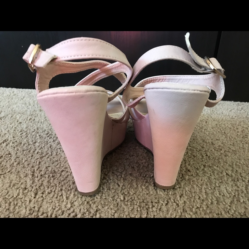 Pale pink wedges - Picture 2 of 3